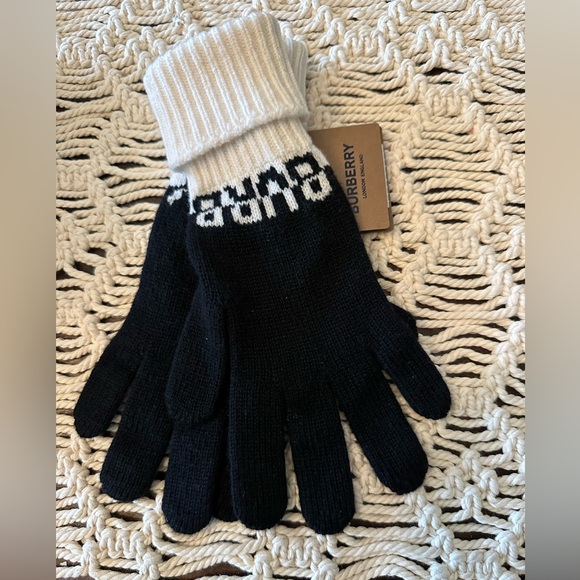 Burberry Cashmere Gloves in Black/Cream - size S/M - New with Tags - Picture 1 of 4